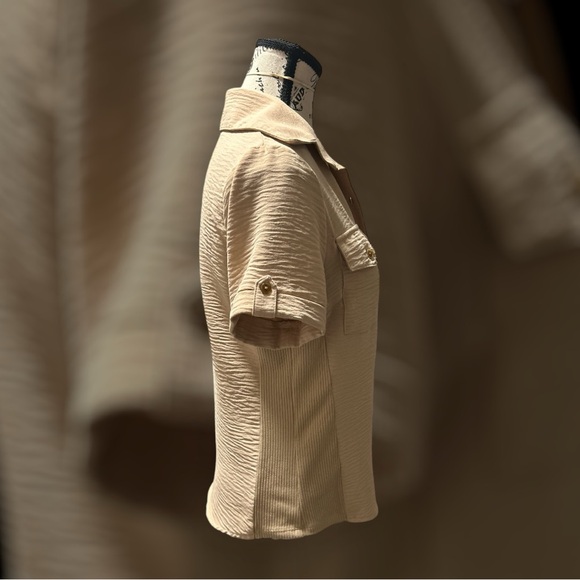 Bottom down collard top - Picture 3 of 3